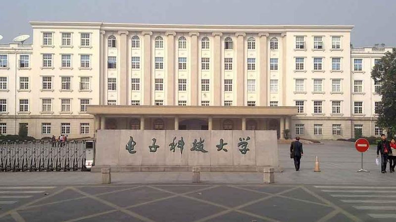 MLCC电容2025年价格趋势与选购要点解析